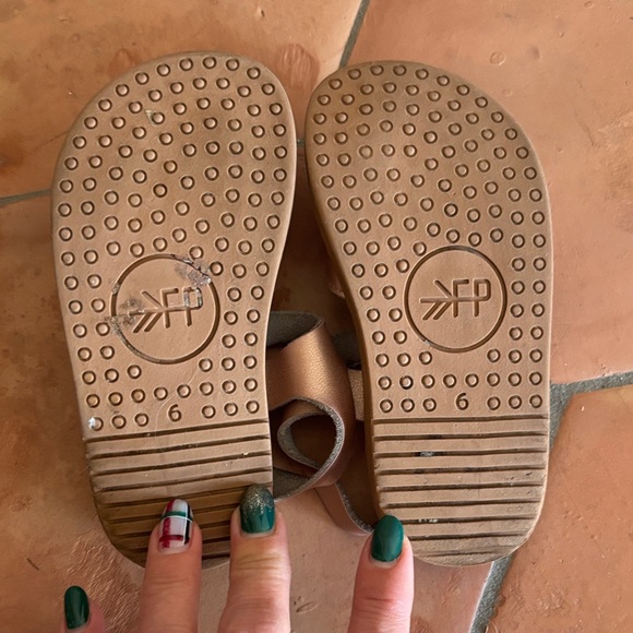 Freshly Picked | Newport Clog in rose gold | sz 6 - Picture 5 of 7